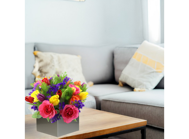 Bright Mixed Arrangement lounge