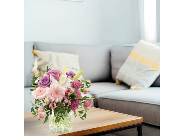 Pastel Bunch With Vase lounge