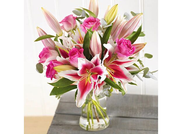 Pink Roses & Lilies Bunch lifestyle