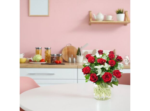 12 Red Roses Bunch kitchen